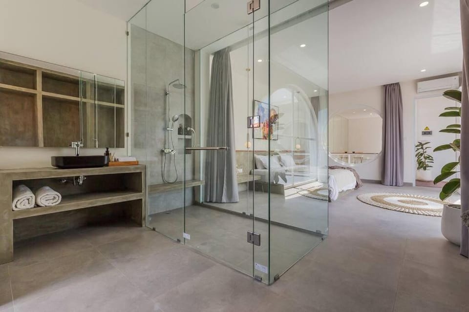 Bed, Bathroom, Bedroom, towels