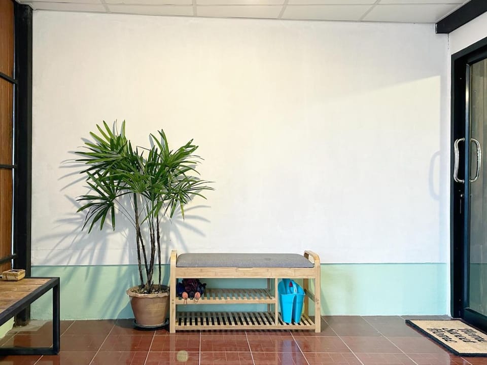 Facade/entrance, hair dresser