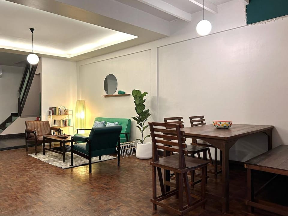 Living room, Seating area, Dining area