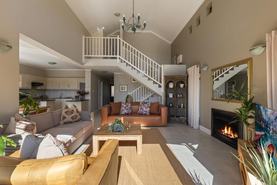 Pezula Villa- large, spacious and affordable! Villa in Knysna