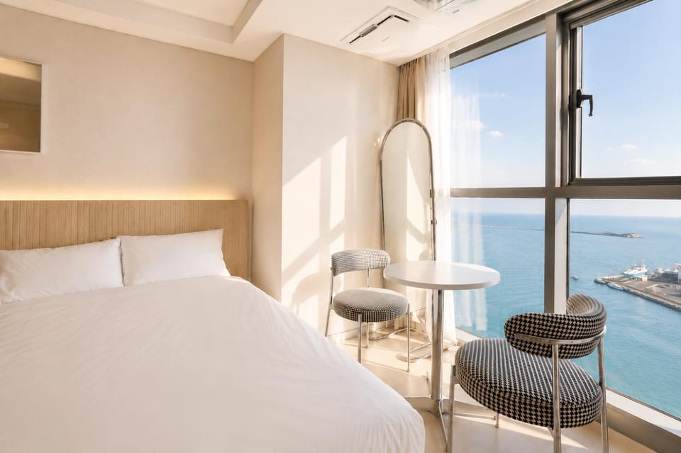 UH FLAT The SOKCHO Hotel in South Korea