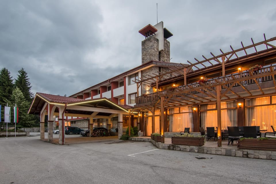 Property building, Facade/entrance