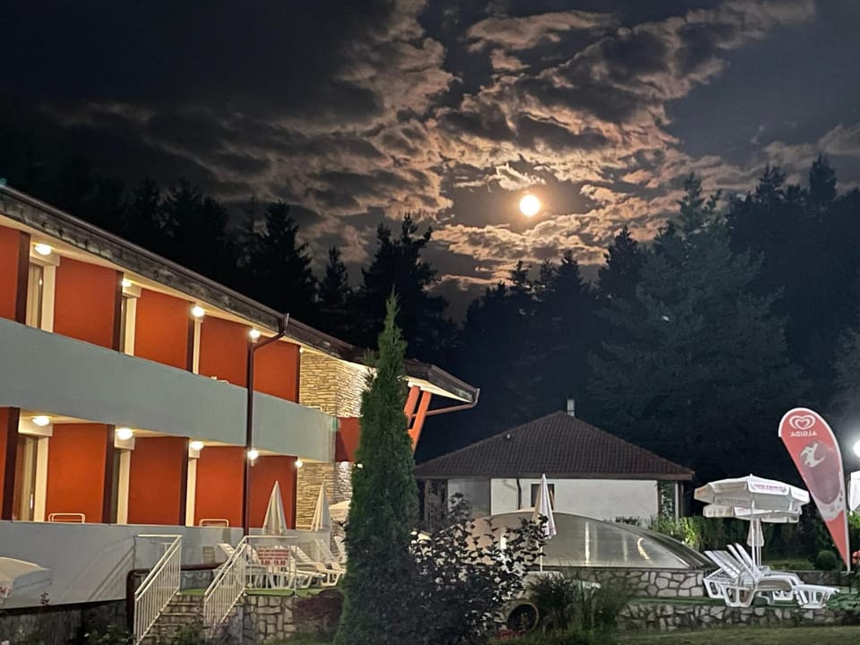 Property building, Night
