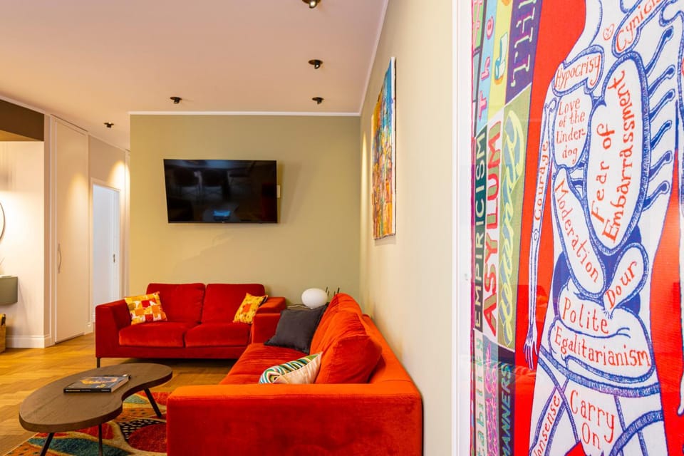 Living room, hair dresser