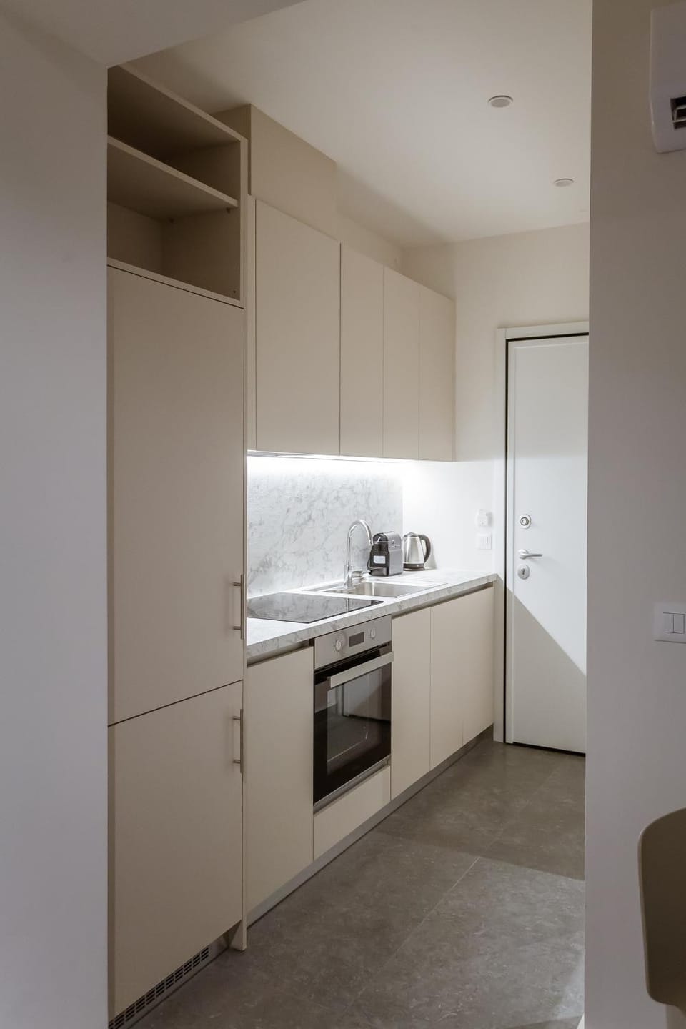 Kitchen or kitchenette, pet friendly, stove