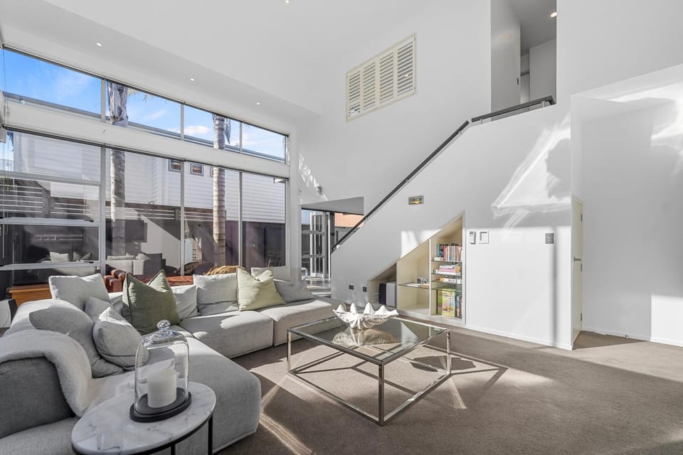 Modern Home Central Mount House in Bay Of Plenty