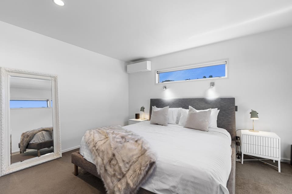 Modern Home Central Mount House in Bay Of Plenty
