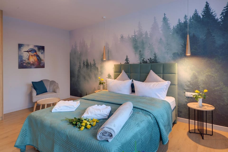 Bed, Photo of the whole room, Bedroom, towels
