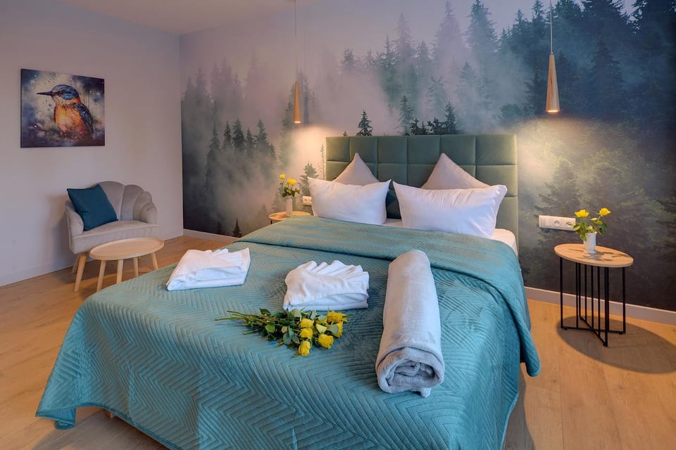 Bed, Photo of the whole room, Bedroom, towels