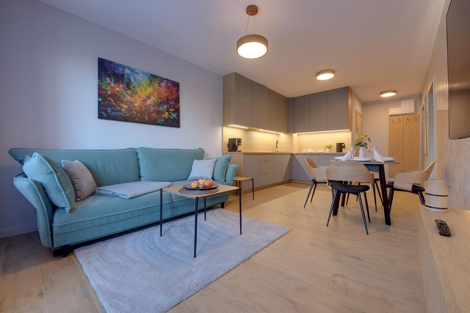 Kitchen or kitchenette, Living room, Seating area, Dining area