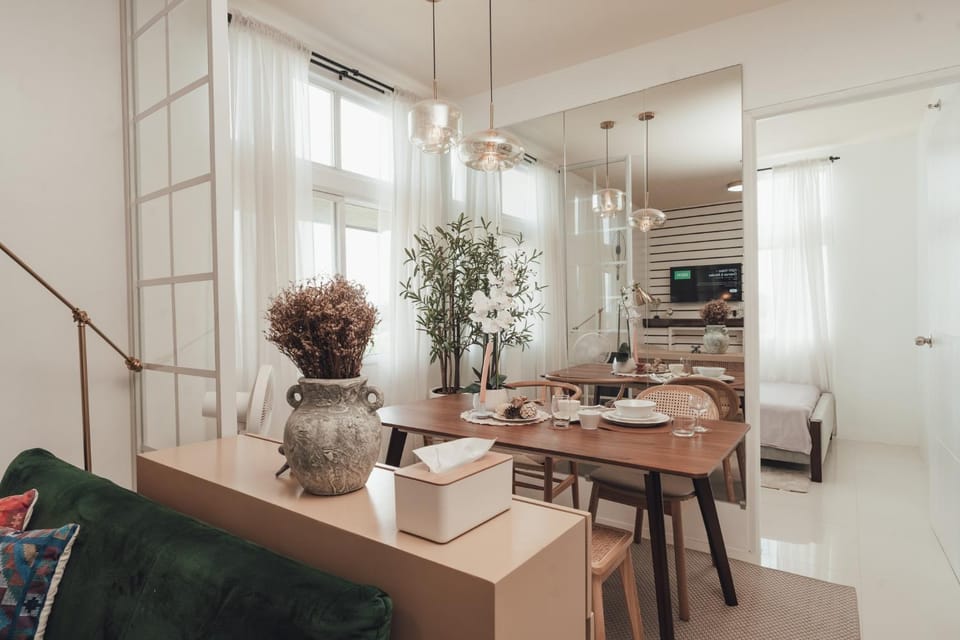 Living room, Seating area, Dining area