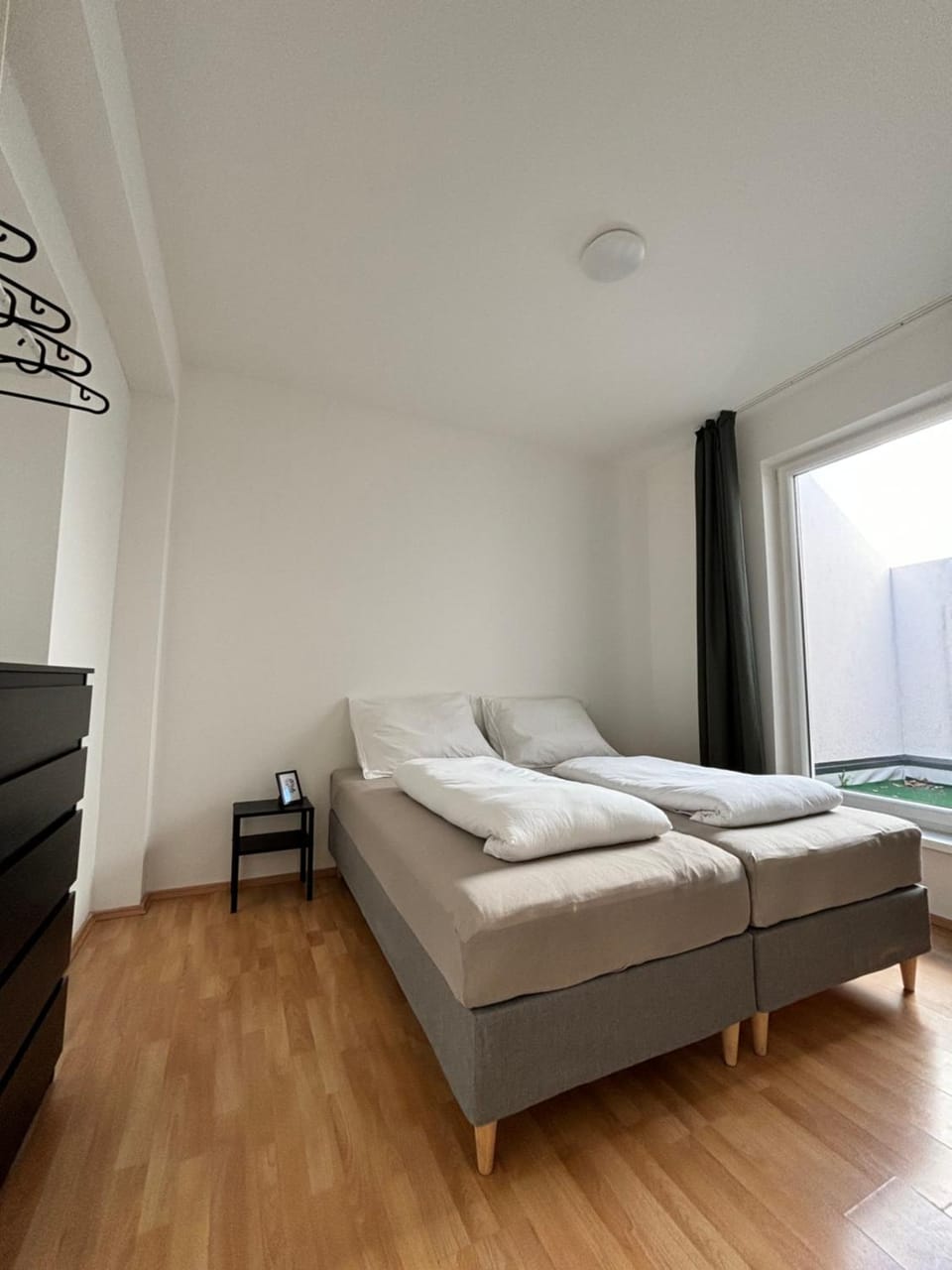 Bedroom, room service