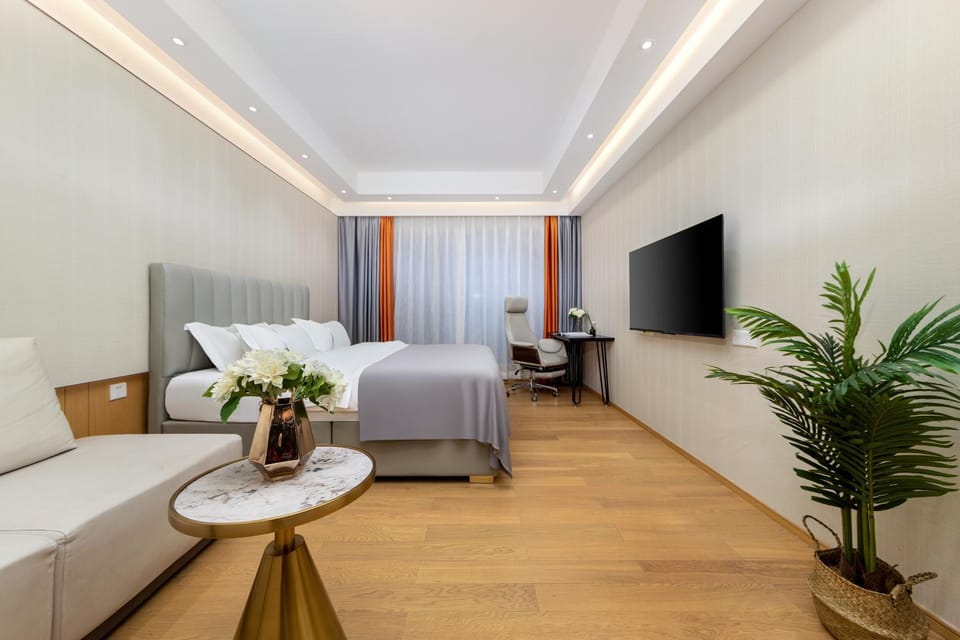 Bed, Photo of the whole room, Bedroom