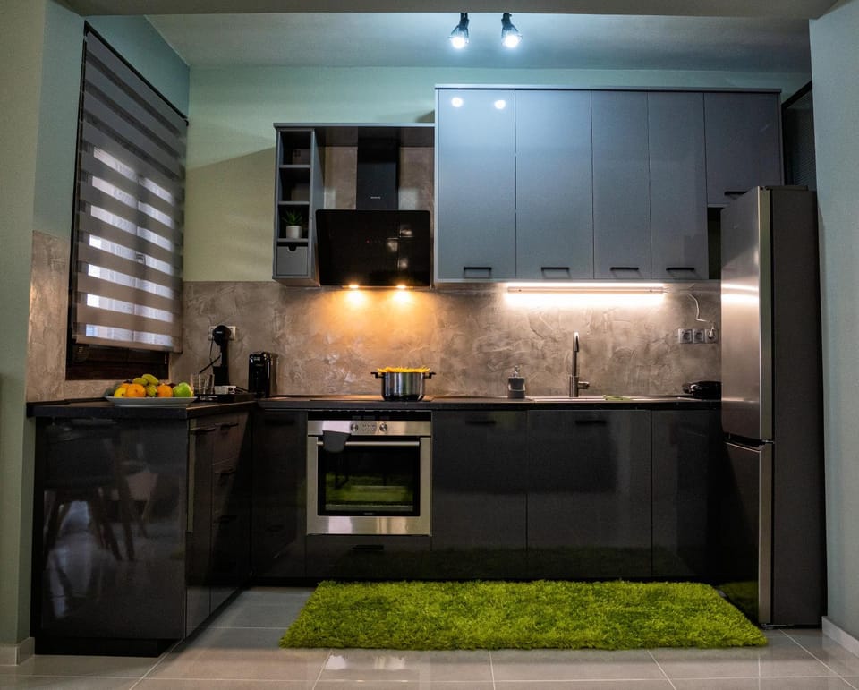 Kitchen or kitchenette, pet friendly, stove