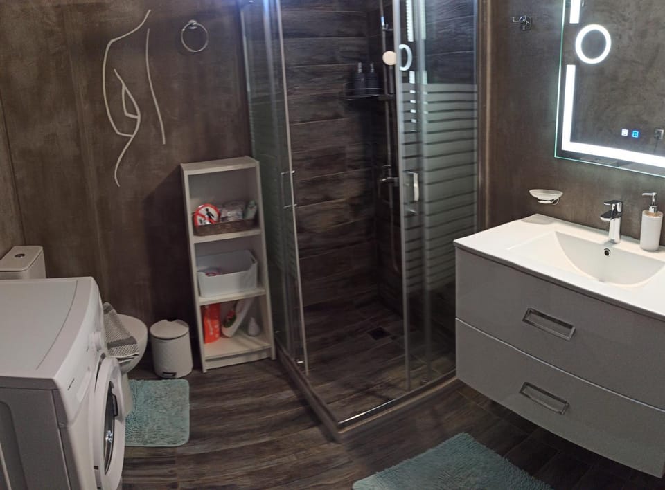 Shower, Bathroom