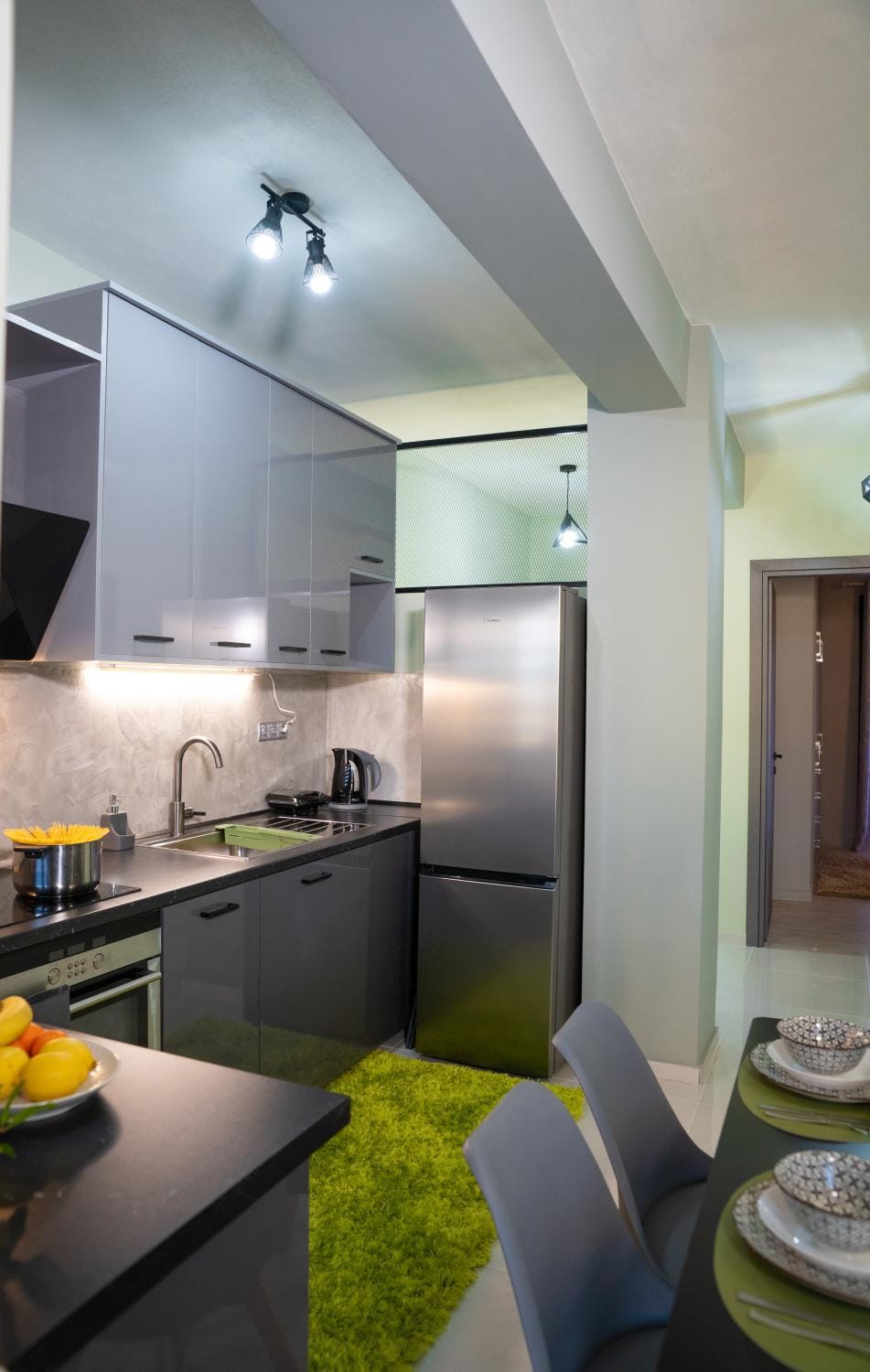 Dining area, pet friendly, stove