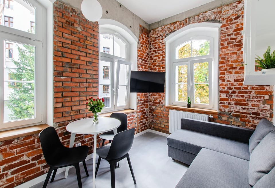 Loft City Center Apartments- Parking, Wifi, 24h Check-In Apartment in Wroclaw
