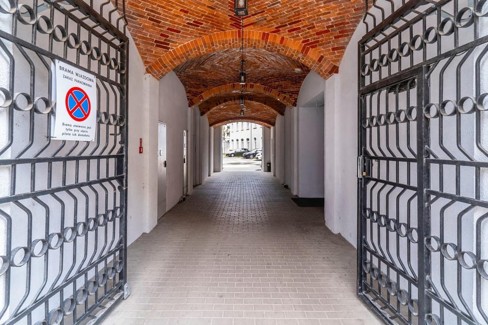 Loft City Center Apartments- Parking, Wifi, 24h Check-In Apartment in Wroclaw