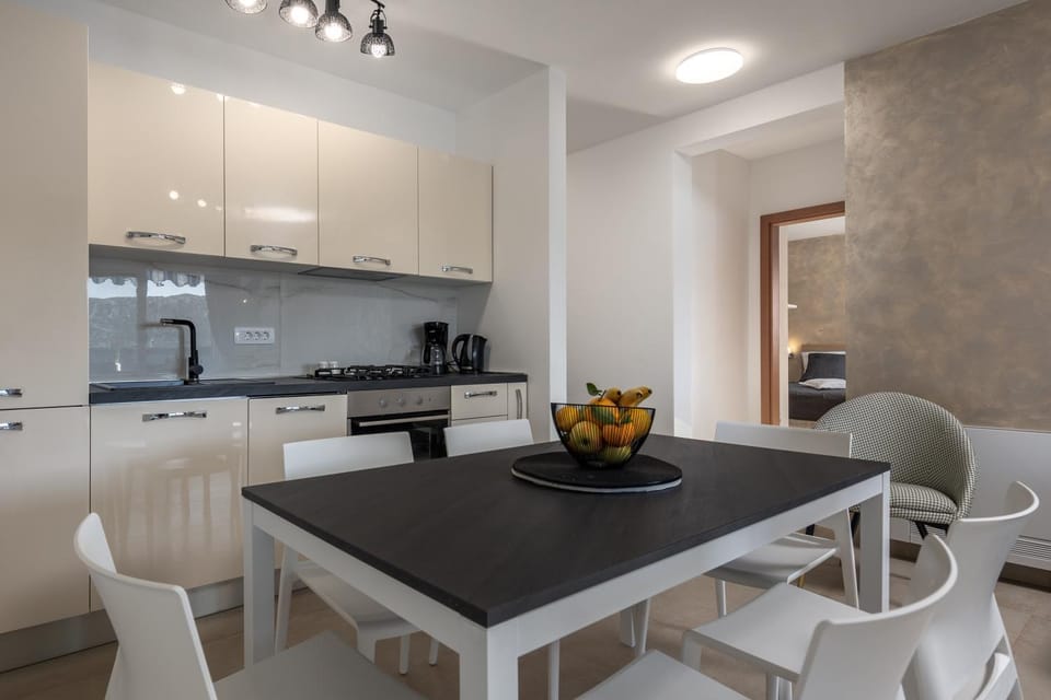 Kitchen or kitchenette, Living room, Dining area