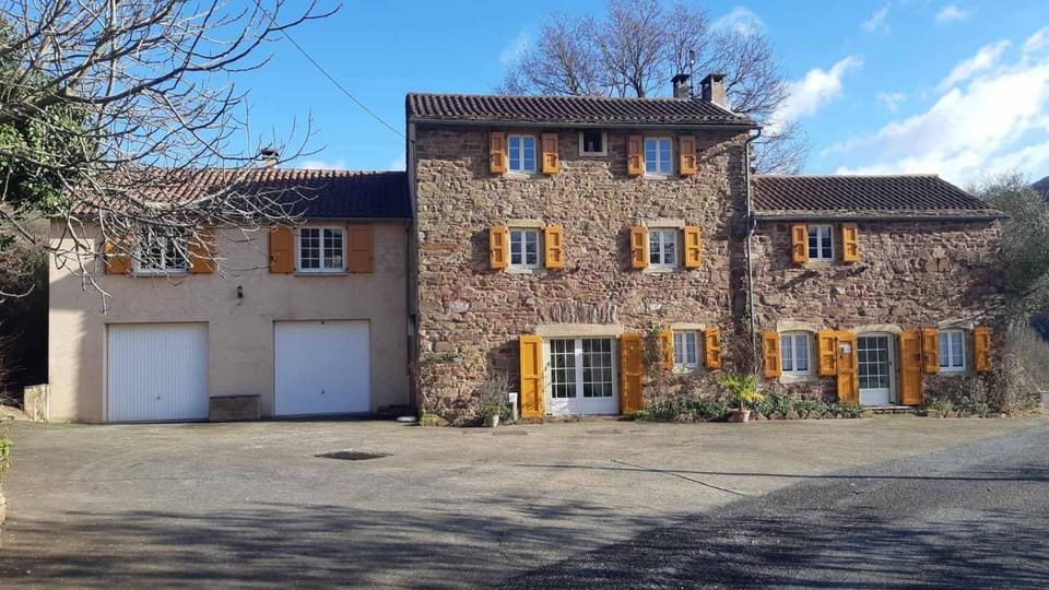 Property building, Patio, Facade/entrance, Spring, Garden, Garden, Balcony/Terrace, Parking