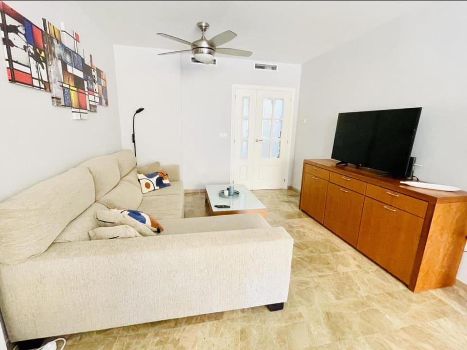 Communal lounge/ TV room