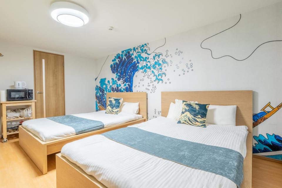 Photo of the whole room, Bedroom