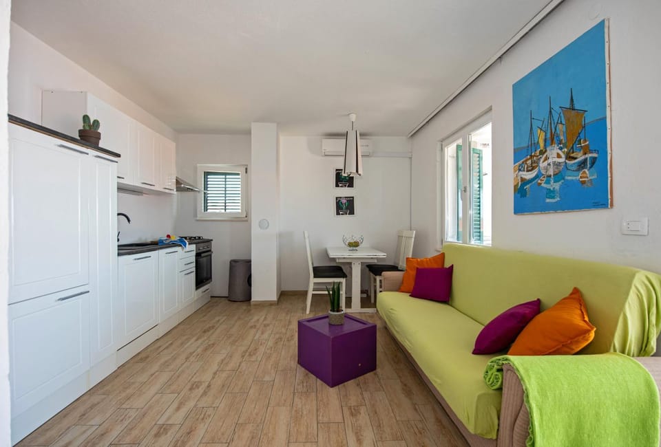 Apartment Zora Apartment in Okrug Gornji