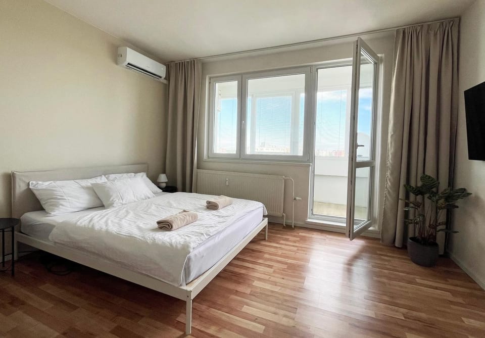 Photo of the whole room, Bedroom, air conditioner