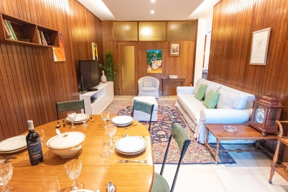 I Host Apartment - Govone 100 Apartment in Milan