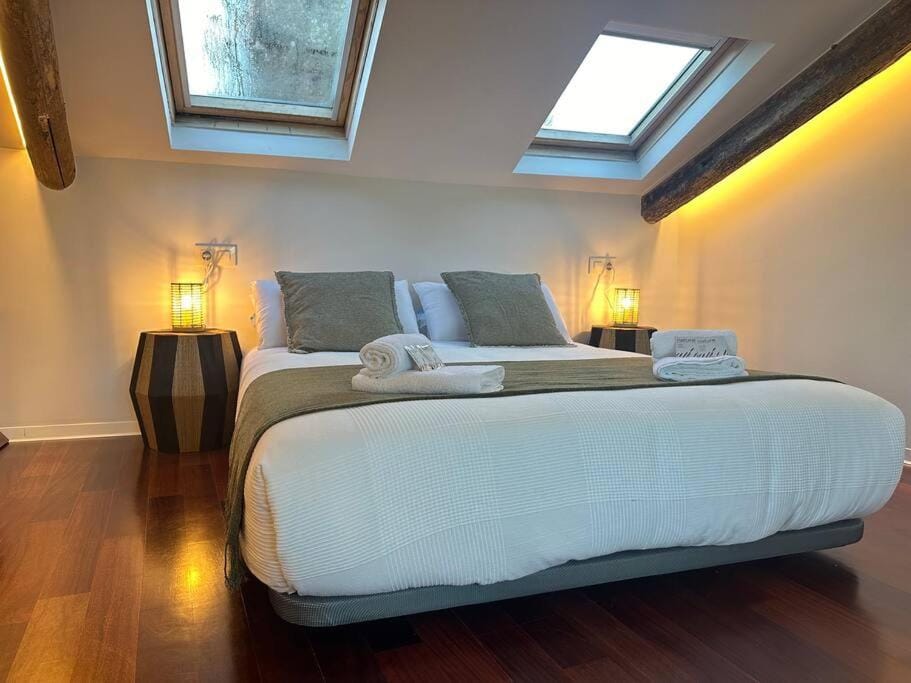 Casa del Tratado A by YBH Apartment in Vigo