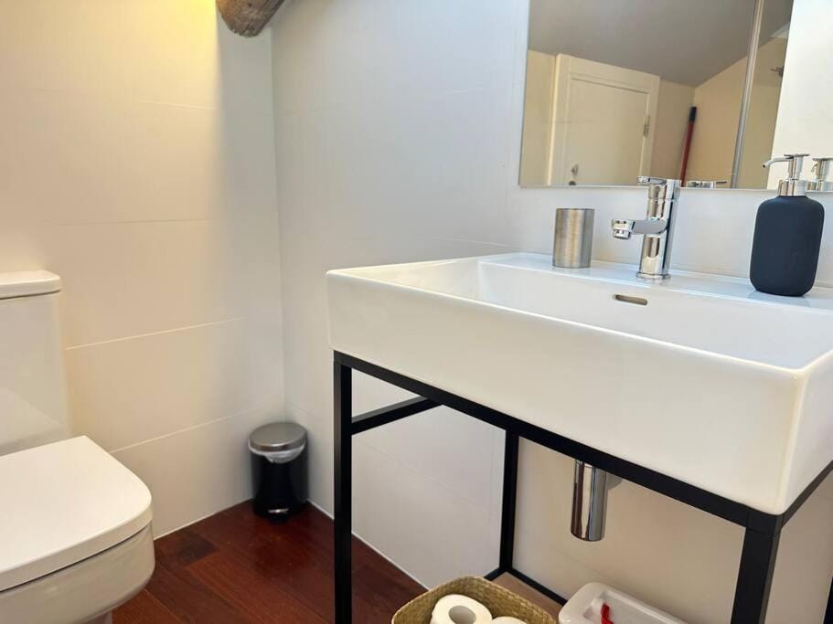 Casa del Tratado A by YBH Apartment in Vigo