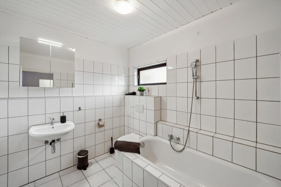 Bathroom, Bath
