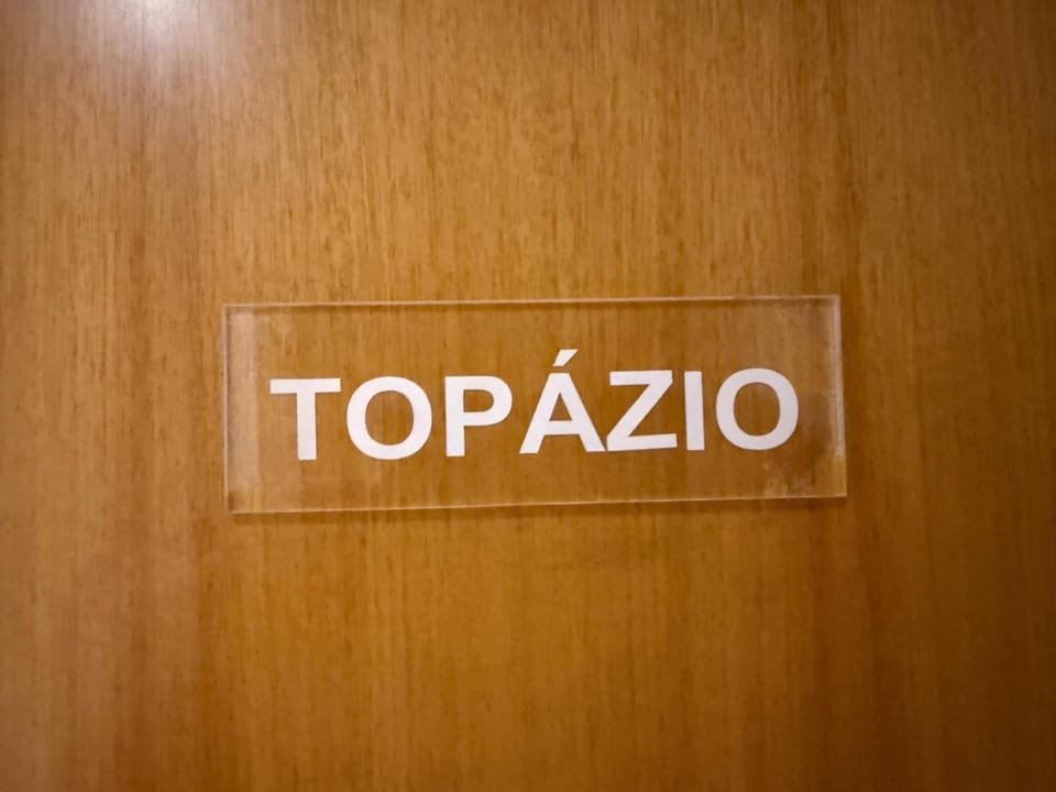 Property logo or sign, Logo/Certificate/Sign, Text overlay