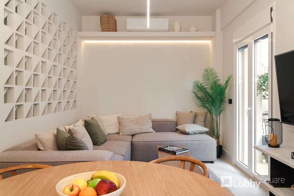 TV and multimedia, Living room, Seating area, Dining area
