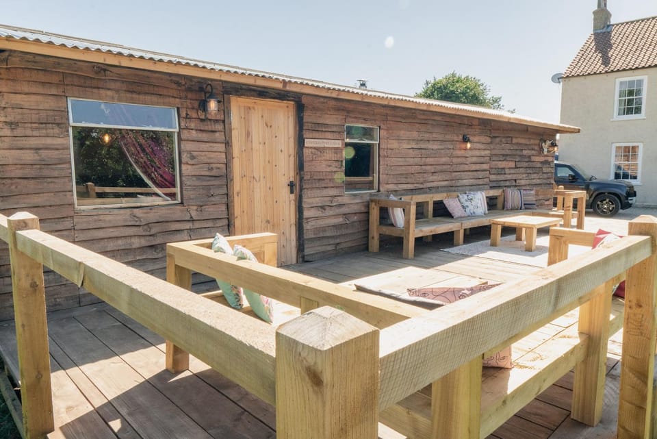 Property building, Seating area