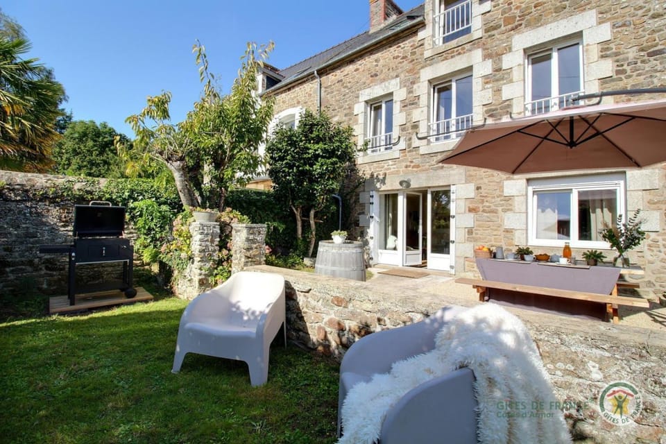Les pommettes House in Brittany
