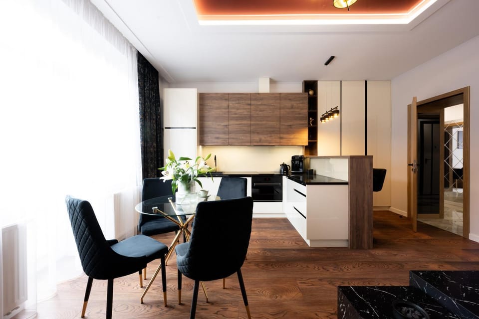 Kitchen or kitchenette, Living room, Seating area, minibar