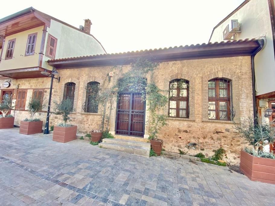 Property building, Day