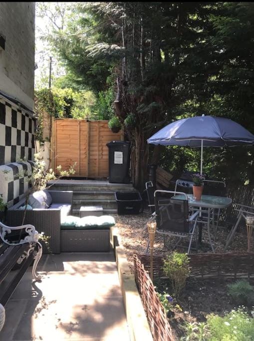 Spring, Garden, Balcony/Terrace, Dining area, Garden view
