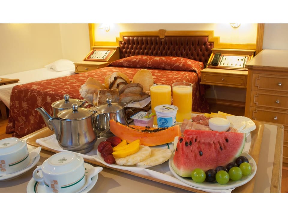 Food, Continental breakfast