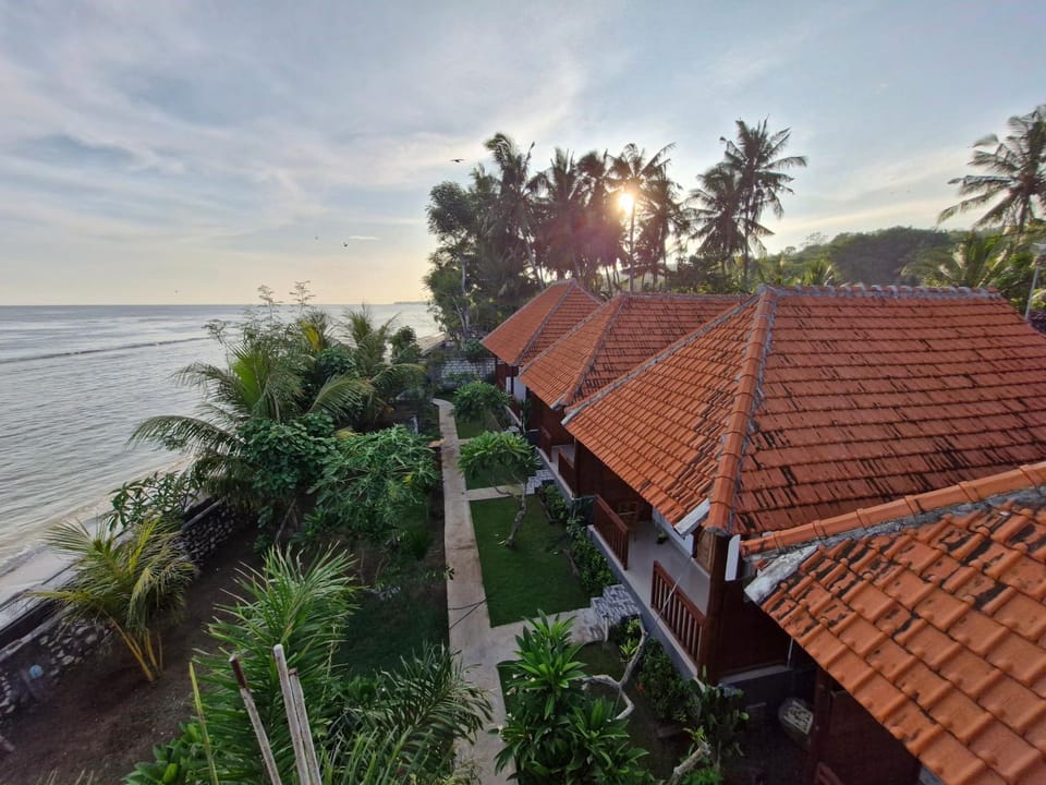 Property building, Garden, Balcony/Terrace, Sea view, Sunrise