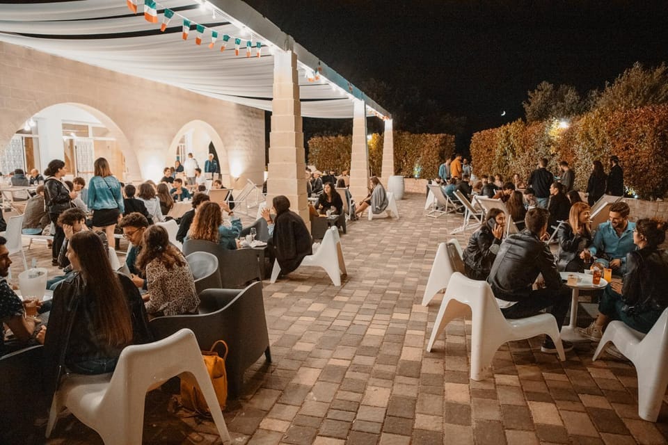 Restaurant/places to eat, Banquet/Function facilities