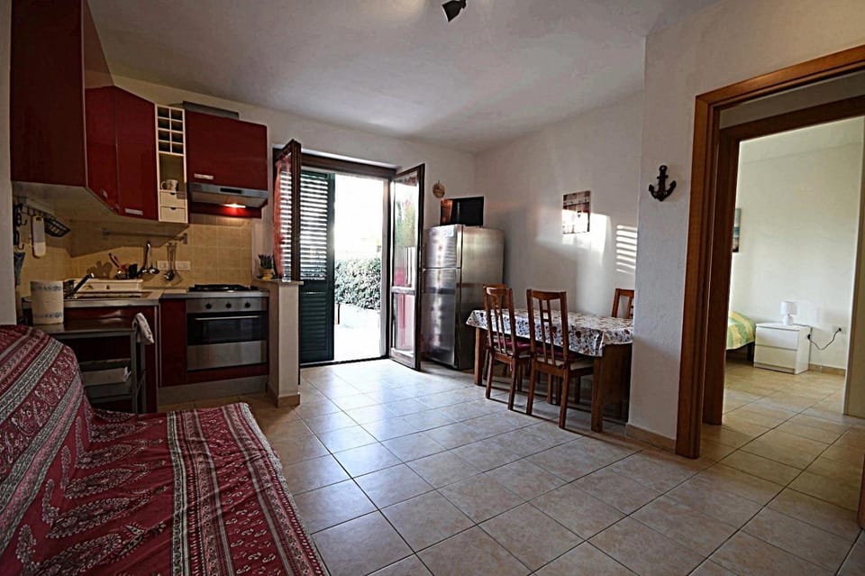 Kitchen or kitchenette, Living room, Dining area, stove