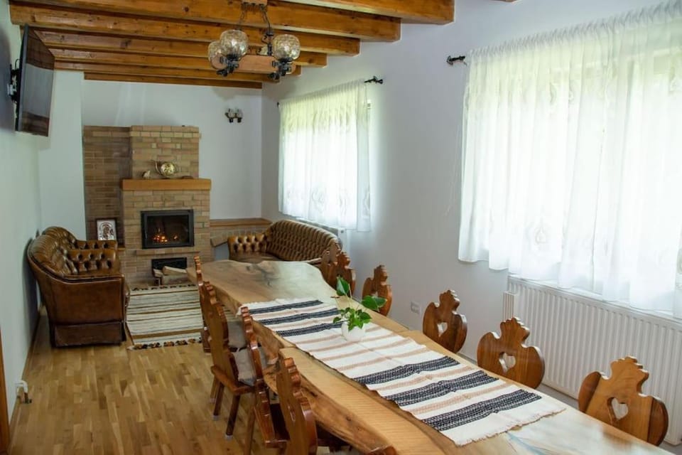 Living room, Seating area, Dining area, flat iron