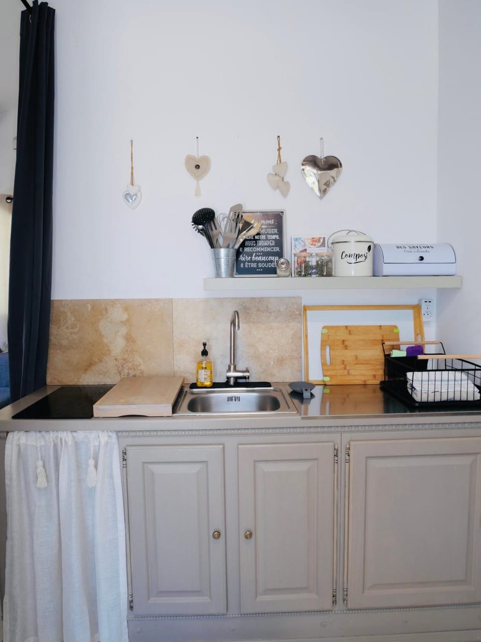 Kitchen or kitchenette, stove