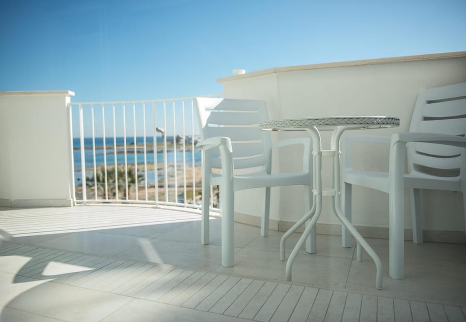 Decorative detail, Sea view, Continental breakfast, Italian breakfast, Alcoholic drinks, Non alcoholic drinks, Certificate/Award