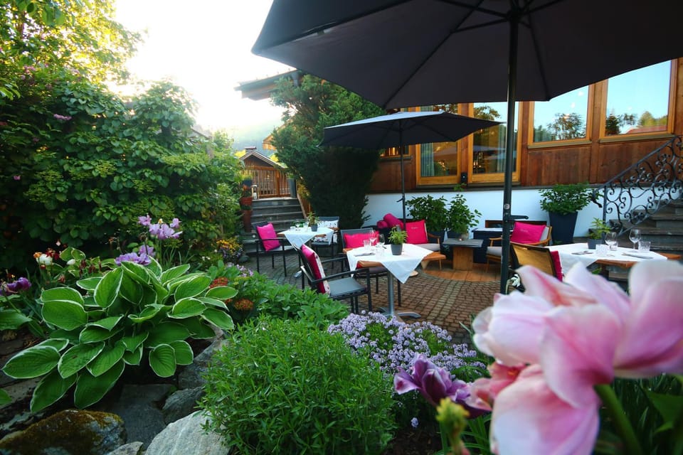 Restaurant/places to eat, Garden