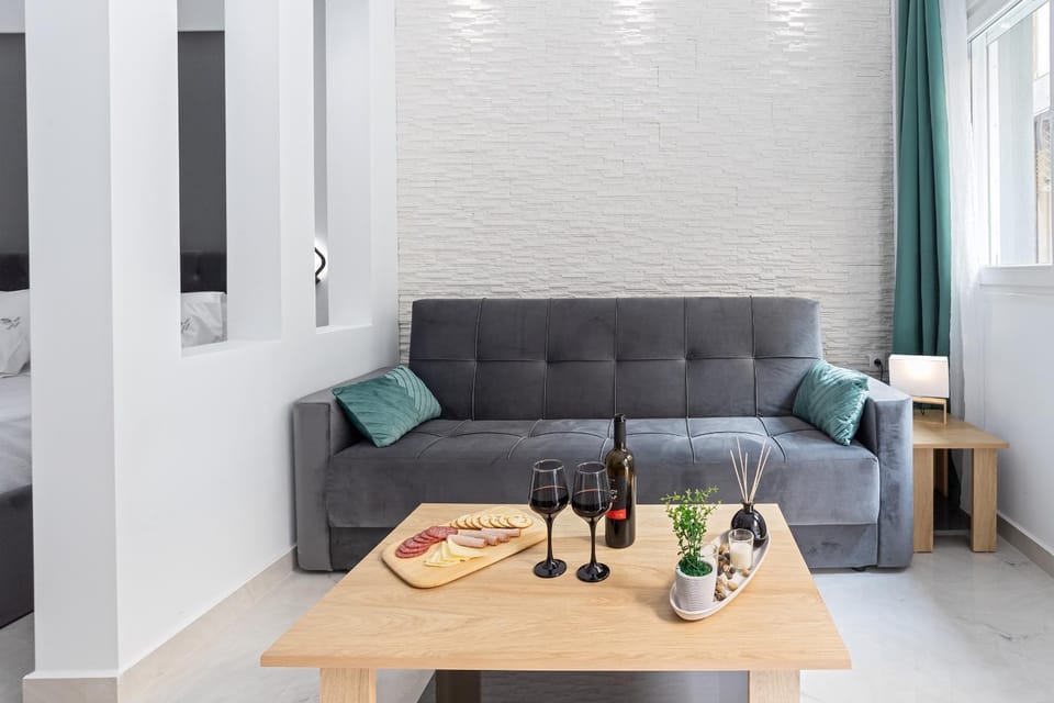 Living room, Food and drinks, Seating area, Food, Drinks, Alcoholic drinks