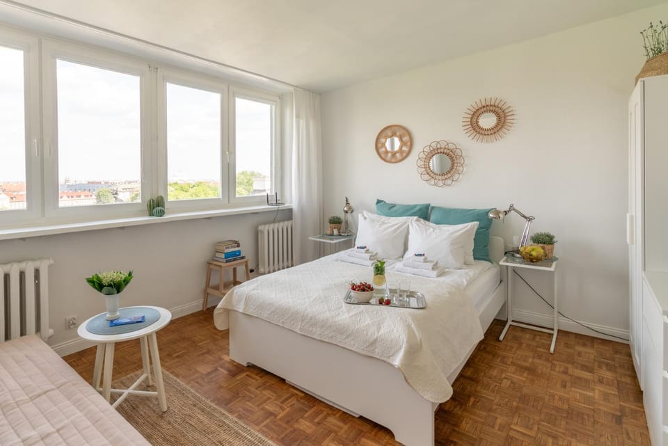 Bed, Photo of the whole room, towels