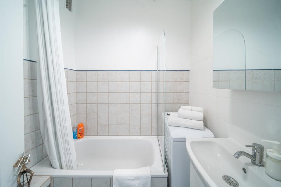 Bathroom, Bath
